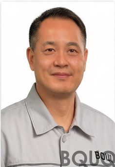 Directeur de l'estampage des métaux : Huang Xisen